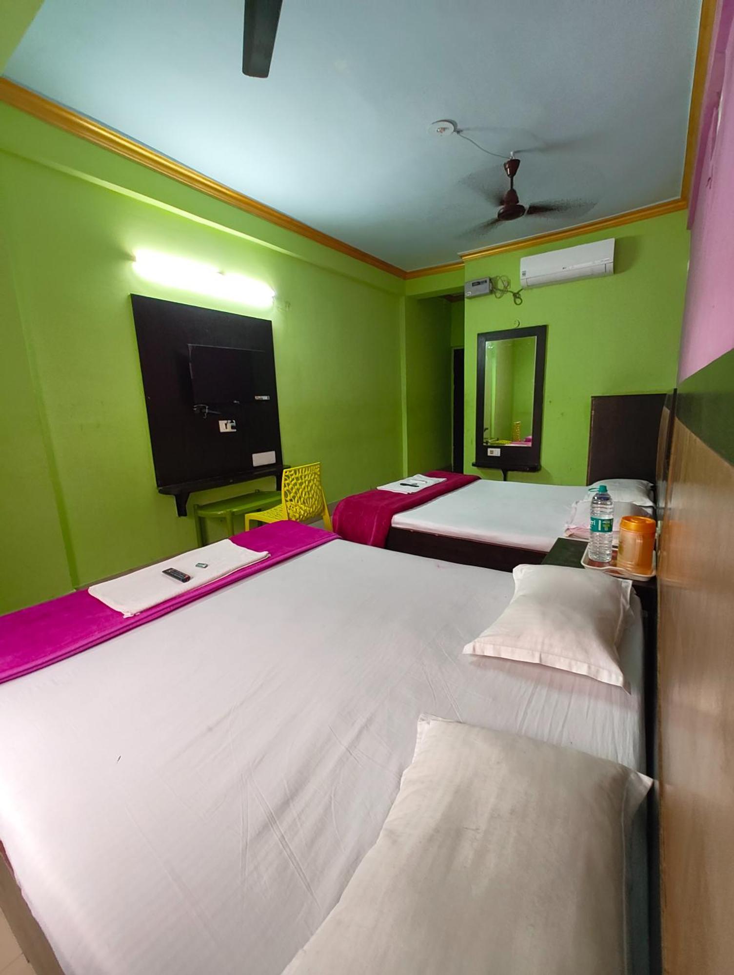 Goroomgo Samrat Palace Puri Near Sea Beach With Parking Facilities - Restaurant Available - Couple Friendly Eksteriør bilde