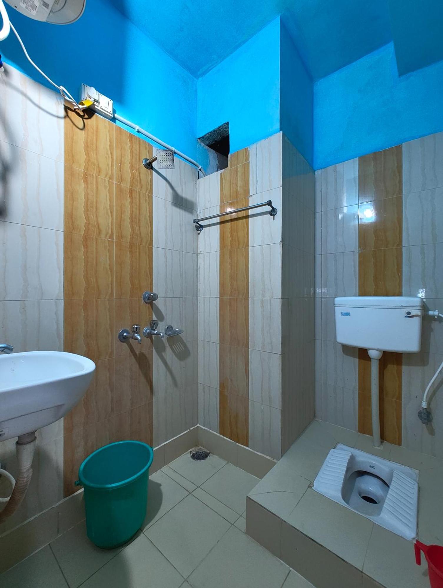 Goroomgo Samrat Palace Puri Near Sea Beach With Parking Facilities - Restaurant Available - Couple Friendly Eksteriør bilde